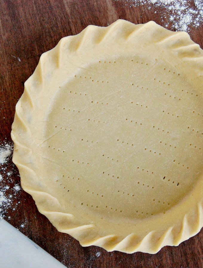 How to make a Simple Ripple Edged Pie Crust