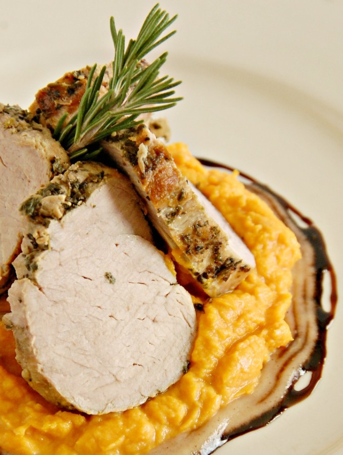Rosemary Crusted Pork Tenderloin with Apple,Fennel,and Shallot