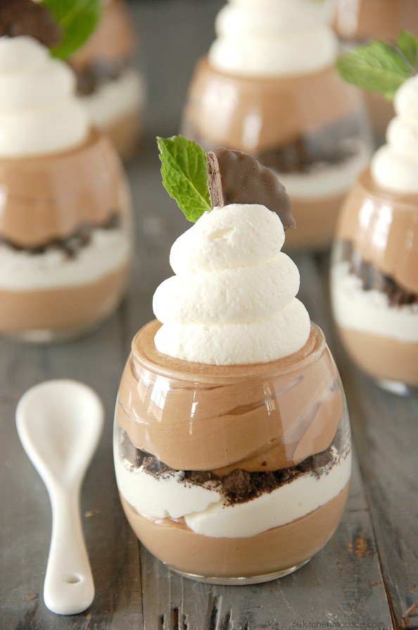 mint chocolate mousse parfaits with cookies and mint cream 2
