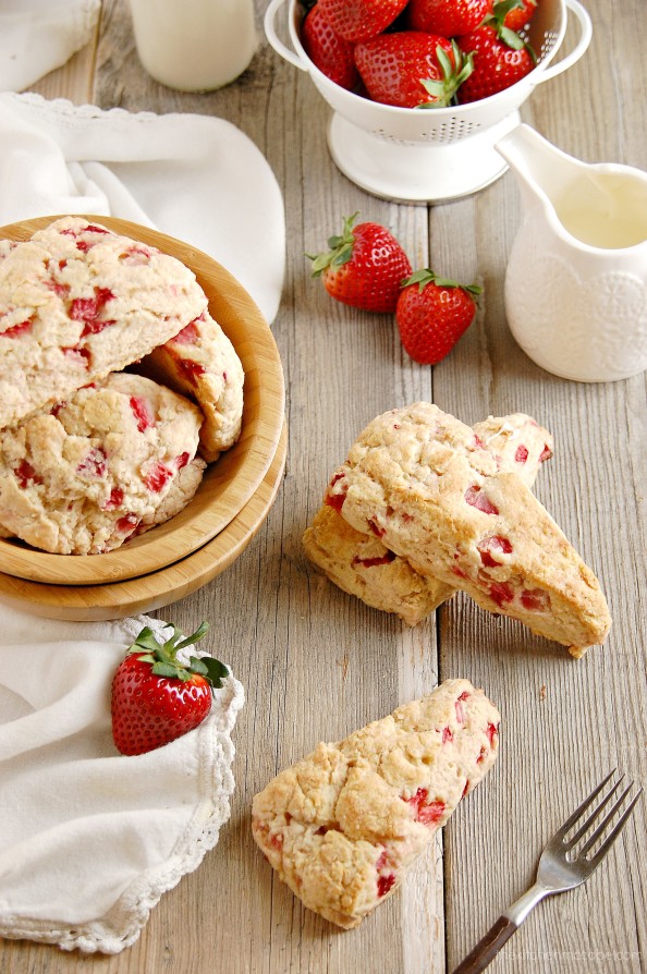 strawberries and cream scones 4