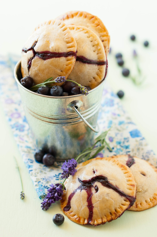 Mini Blueberry Pie Bites Recipe l Homemade Recipes //homemaderecipes.com/holiday-event/24-recipes-for-blueberry-pie-day