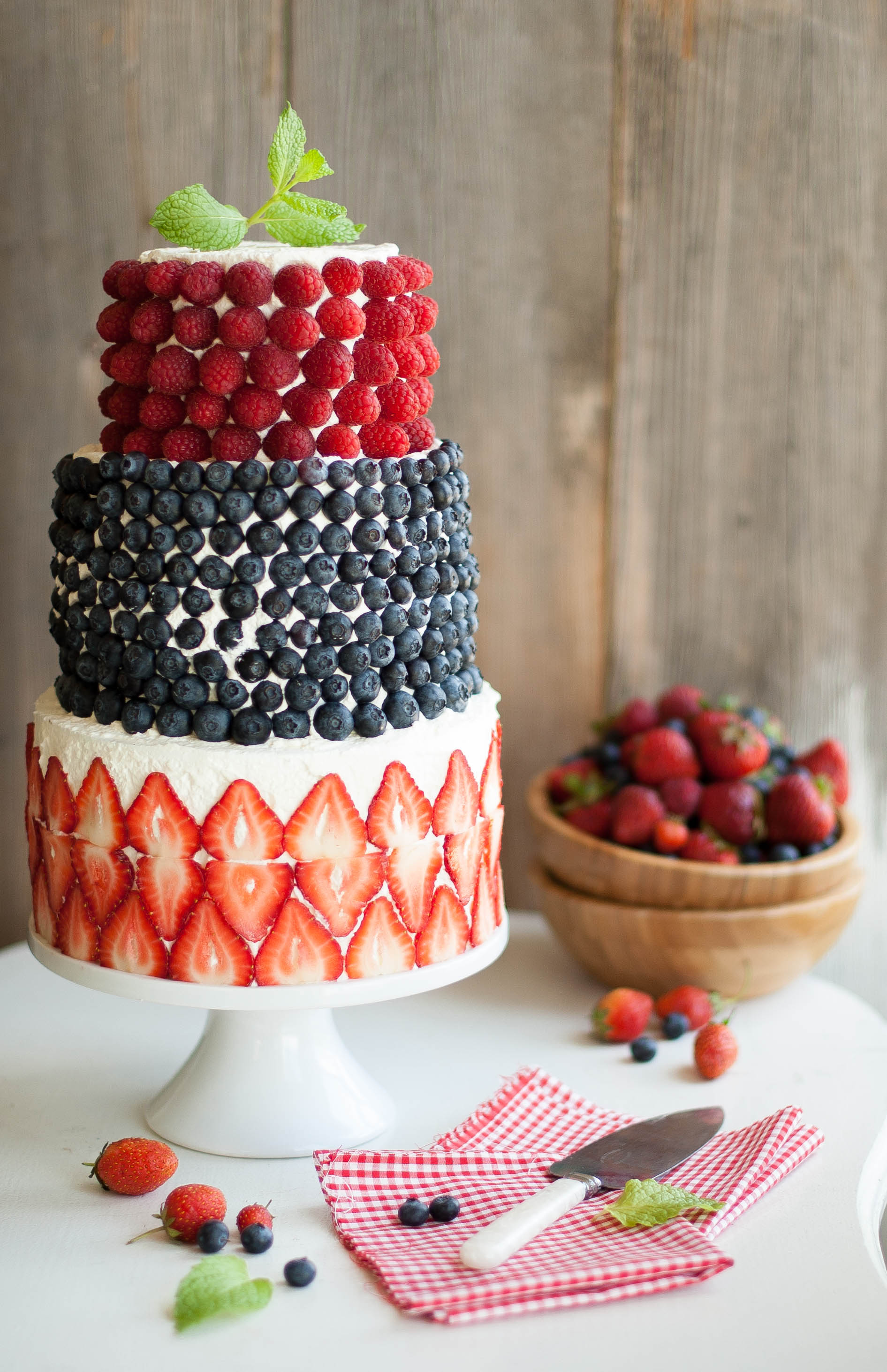 A Berry Covered Birthday Cake + a HUGE cake decorating ...