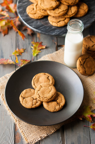 Soft & Chewy Gingersnap Cookies | thekitchenmccabe.com