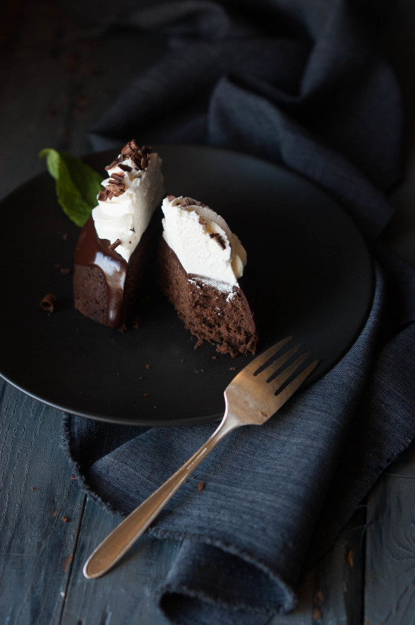 Mint Chocolate Mini Cakes | thekitchenmccabe.com