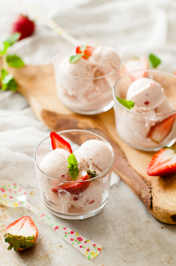 Fresh Strawberry Ice Cream | thekitchenmccabe.com