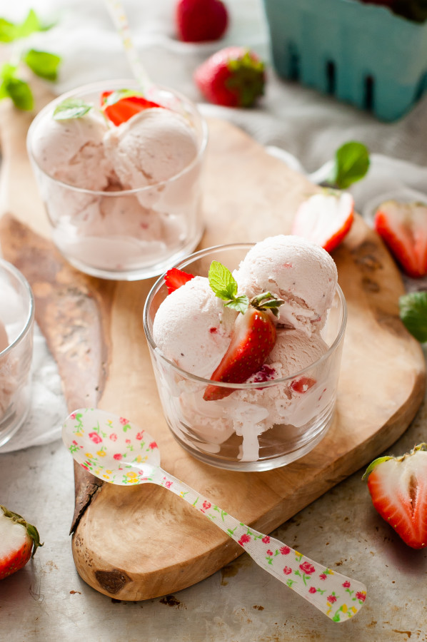Fresh Strawberry Ice Cream | thekitchenmccabe.com