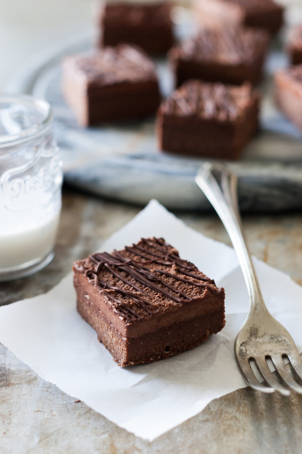 Raw Chocolate Cake Brownies with Fluffy Chocolate Frosting - gluten-free, no refined sugar, dairy free,grain free, paleo, vegan and raw!