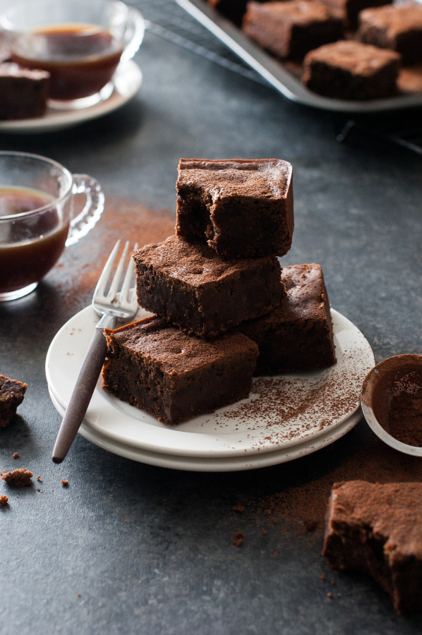 Dark Chocolate Espresso Cake Brownies  {vegan friendly, refined sugar-free, dairy-free}